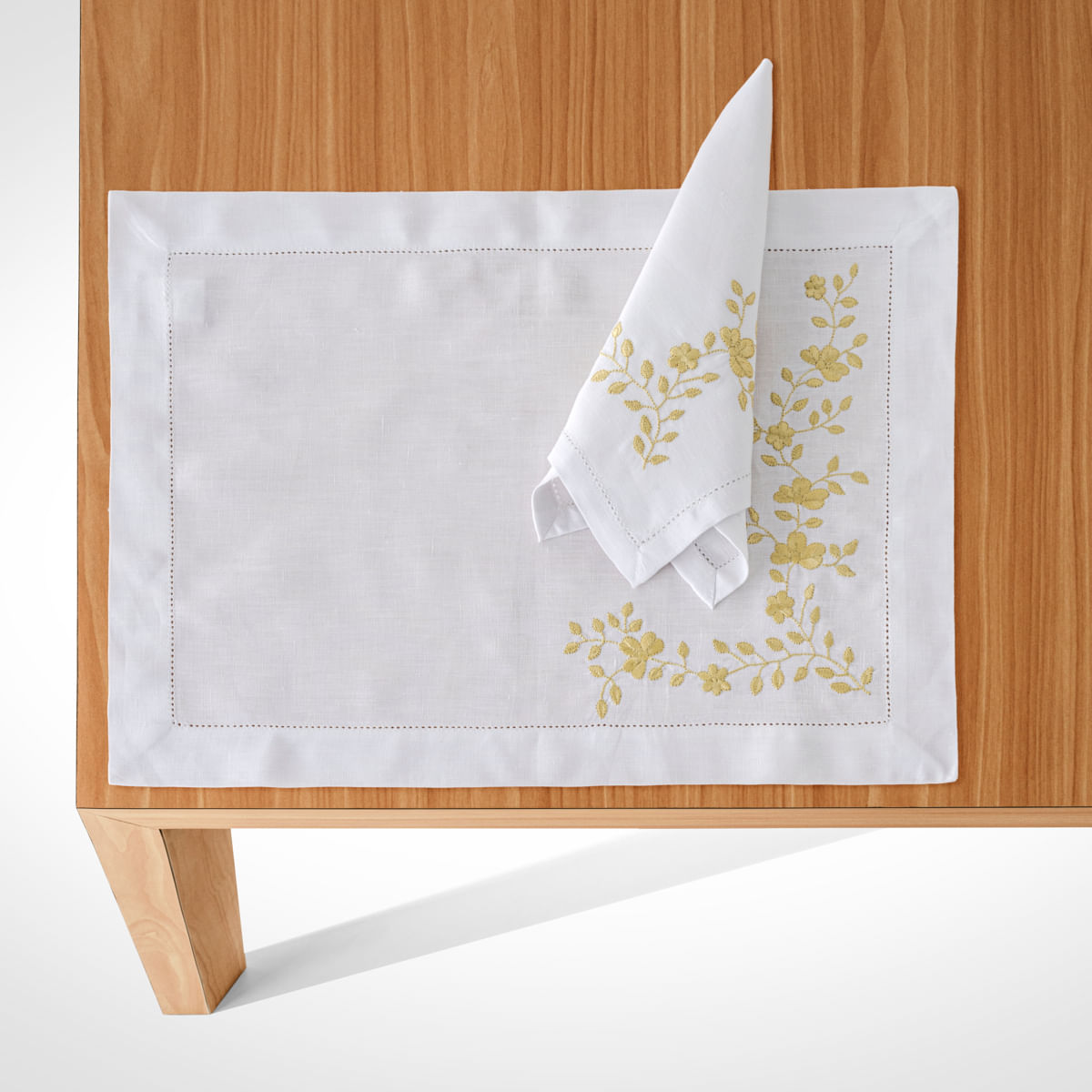 02 06 0055 Jg Americano Bellolino Branco Dourado.jpg